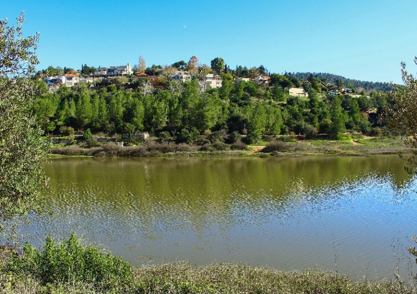 אגם בית זית