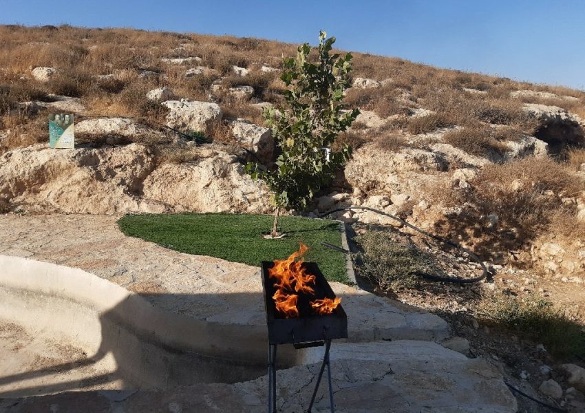 בריכה במעון