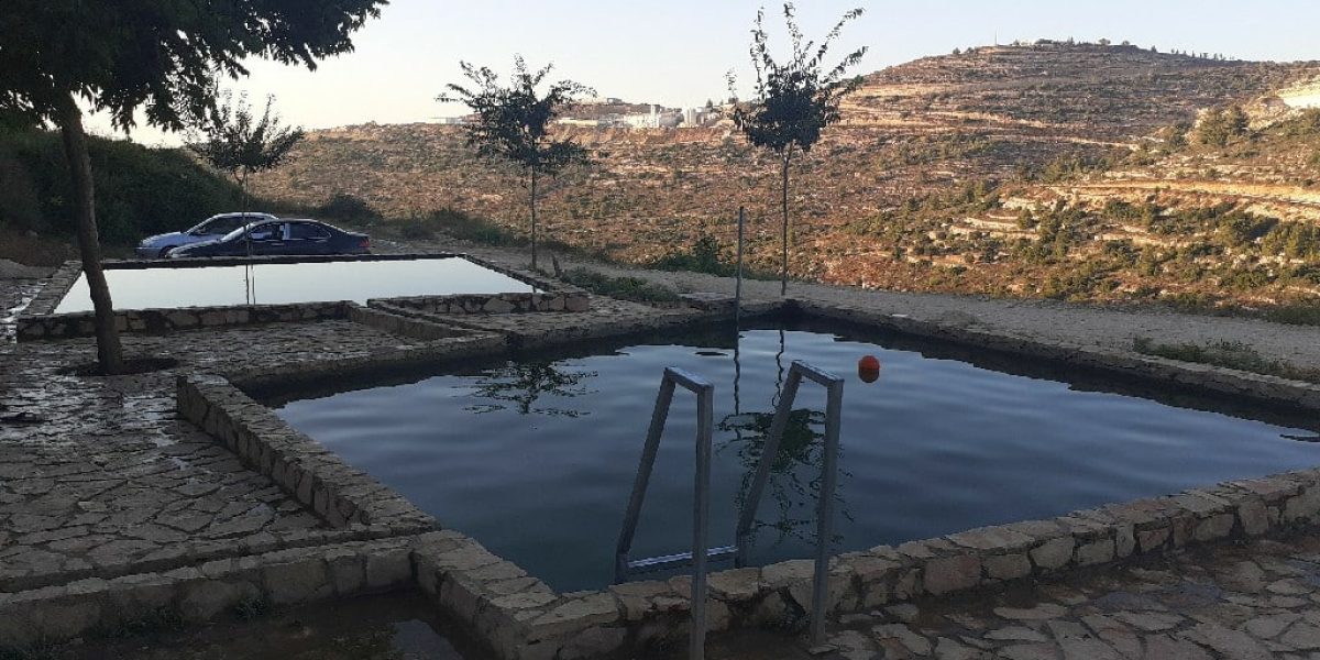 מעיין עטרת